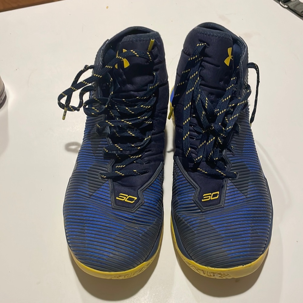 Under Armour Basketball Sneakers Mens size 11